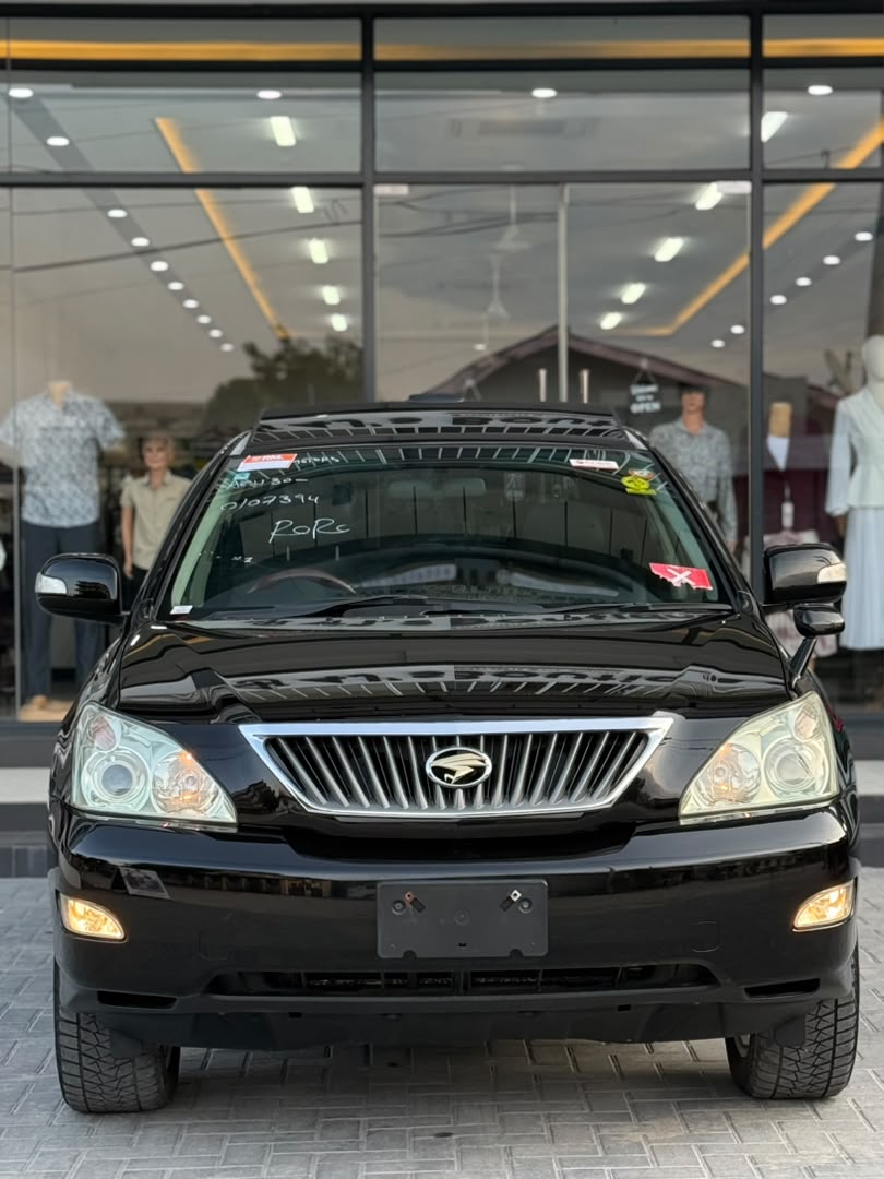 TOYOTA HARRIER 240